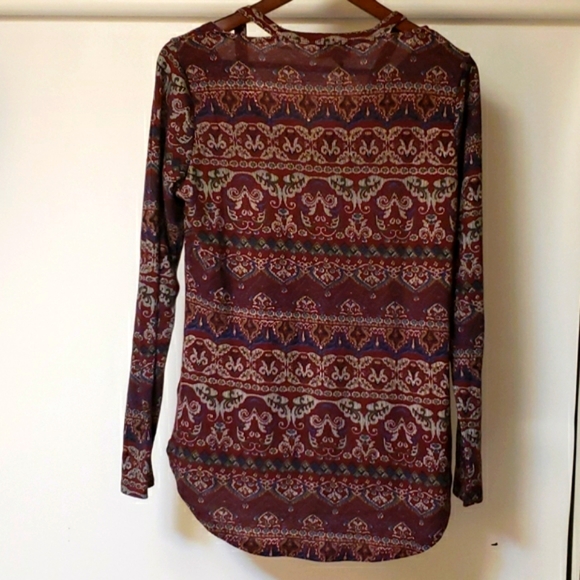 Long-sleeved t-shirt. - Picture 3 of 6
